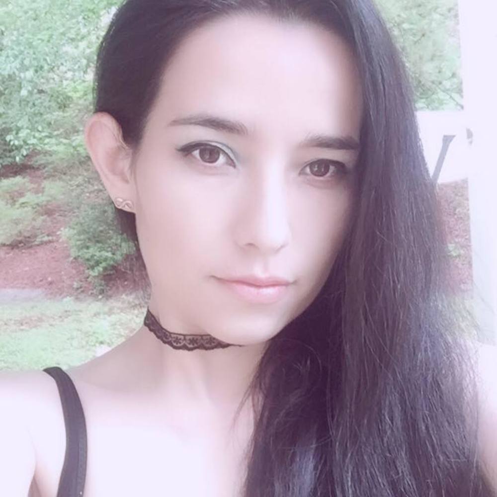 Meet your Posher, Paola